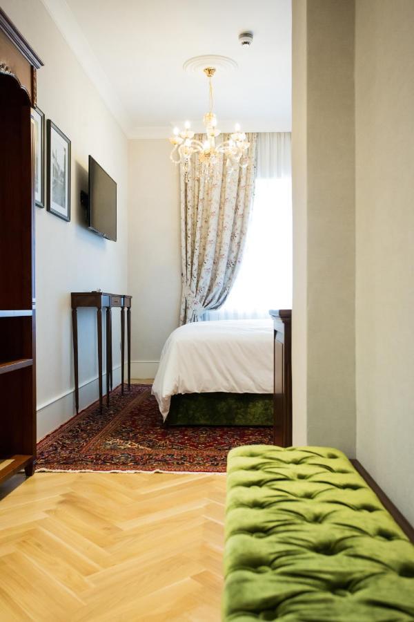 Ebel Boutique Hotel Tirana Exterior foto