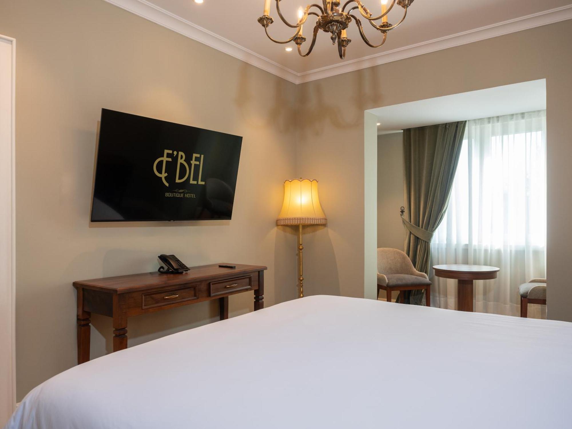 Ebel Boutique Hotel Tirana Exterior foto